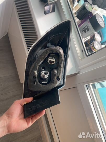 Задний правый фонарь на mazda 3 bk хэтчбек