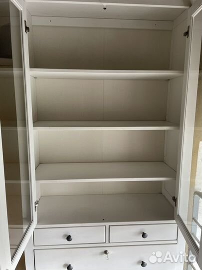 Шкаф витрина IKEA hemnes