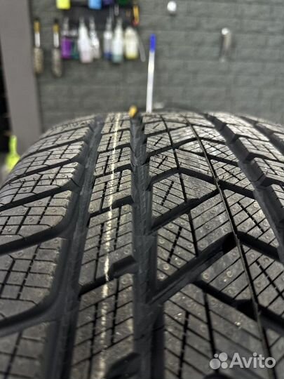 Pirelli Scorpion Winter 285/45 R21