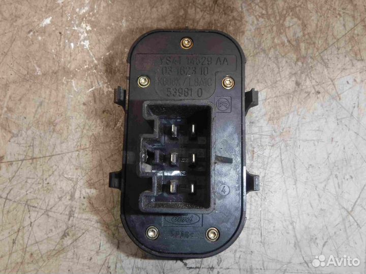 Блок управления стеклоподъемниками Ford Focus