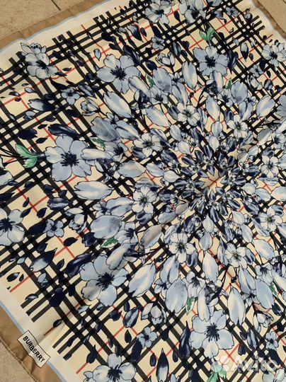 Платок Burberry 90x90см шелк ручн обр края