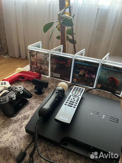 PS3 500GB, 2 джоя, 25 игр, мув, пульт, зар, камера