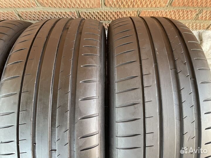 Michelin Pilot Sport 4 225/45 R18 и 255/40 R18