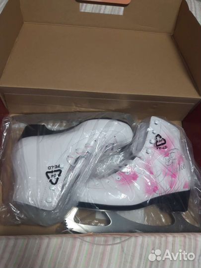 Коньки фигурные Flake 36