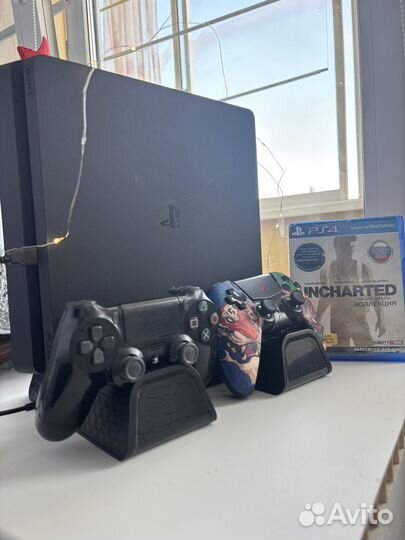 Игровая консоль PlayStation 4