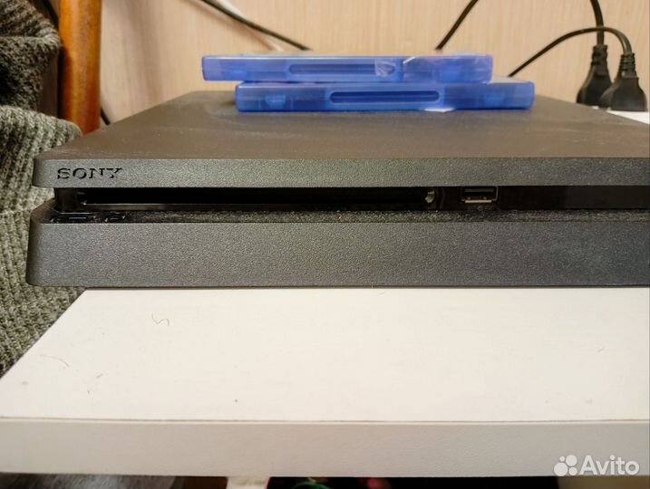 Sony playstation 4 PS4 slim 1tb