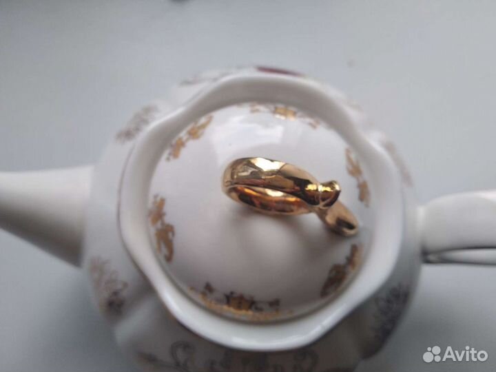 Заварочный чайник,бокал с крышкой,бокал