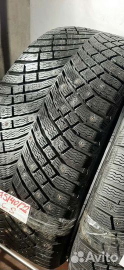 Michelin X-Ice North 4 SUV 275/40 R22 108T