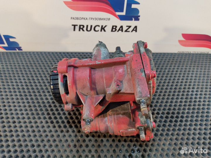 Кран управления тормозами прицепа