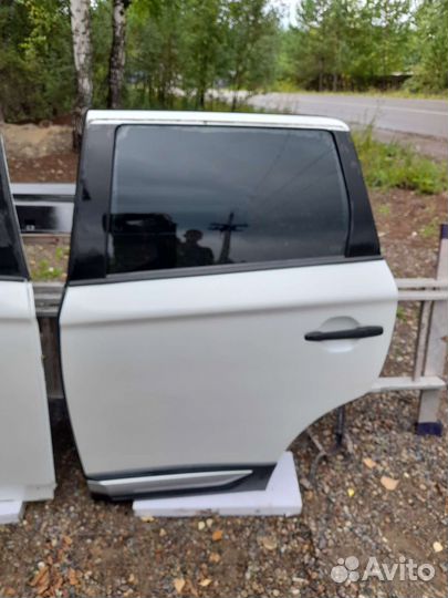 Продам двери на митсубиси outlander аутлендер