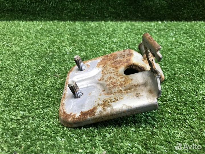 Кронштейн Mercedes Glk 2012