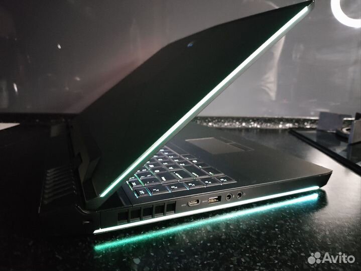 Игровой ноутбук alienware i7-7820hk/gtx1080/16g