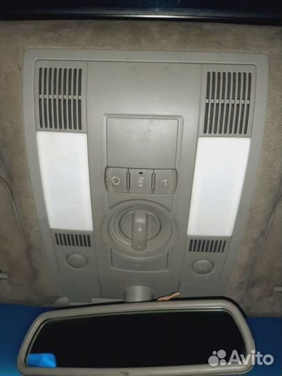 Плафон подсветки салона Audi A8 BFM 2005