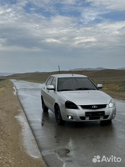 Капот на LADA priora