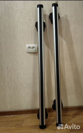 Багажник на рейлинги thule