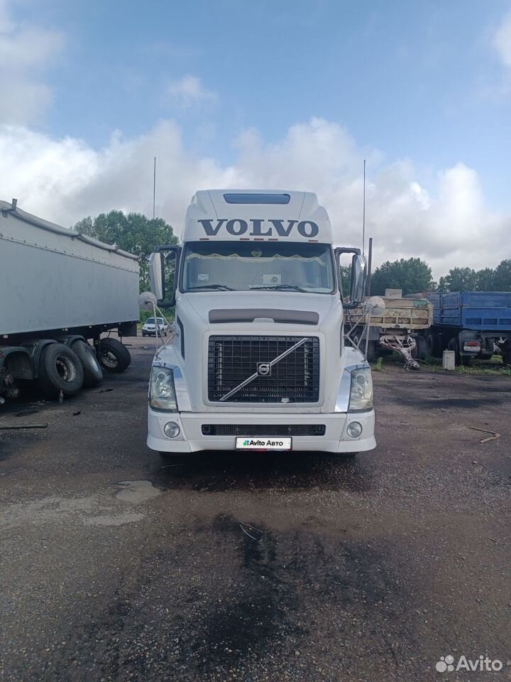 Volvo VNL 64T, 2003