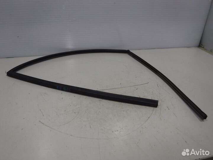 Уплотнитель стекла двери Mazda 6 MPS GG