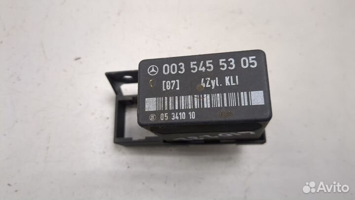 Реле бензонасоса Mercedes 124 E, 1993