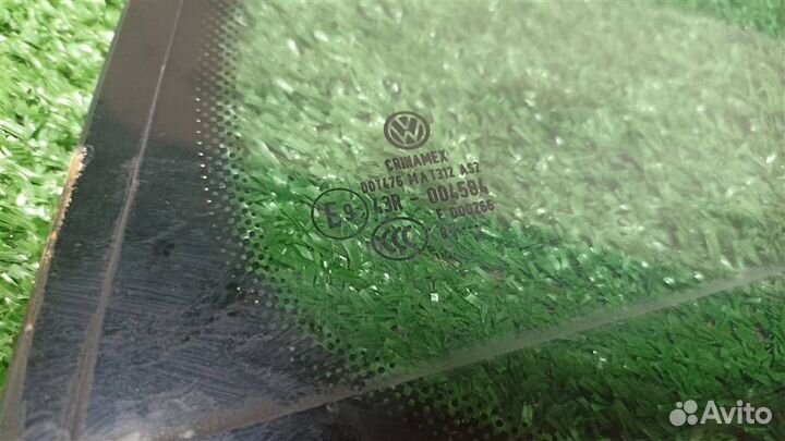 Стекло двери задней правой (форточка) VW Golf V V