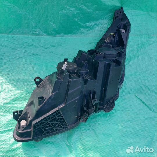 Фара правая Citroen C4 2004-2008 Левый руль