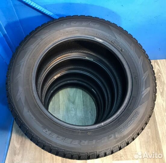 Toyo Observe Ice-Freezer 205/65 R16