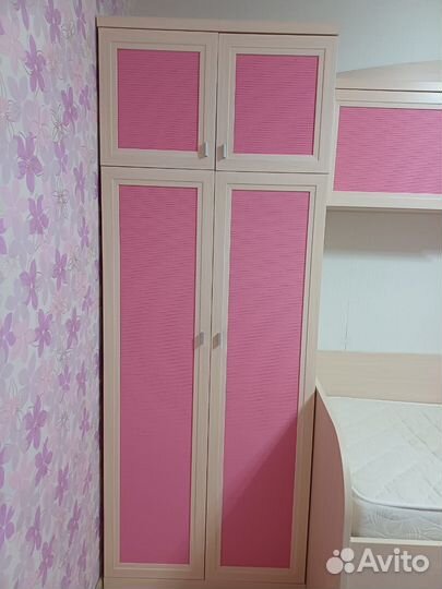 Шкаф