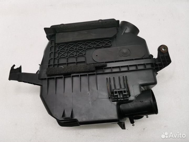 Корпус воздушного фильтра Toyota Alphard H10 2.4