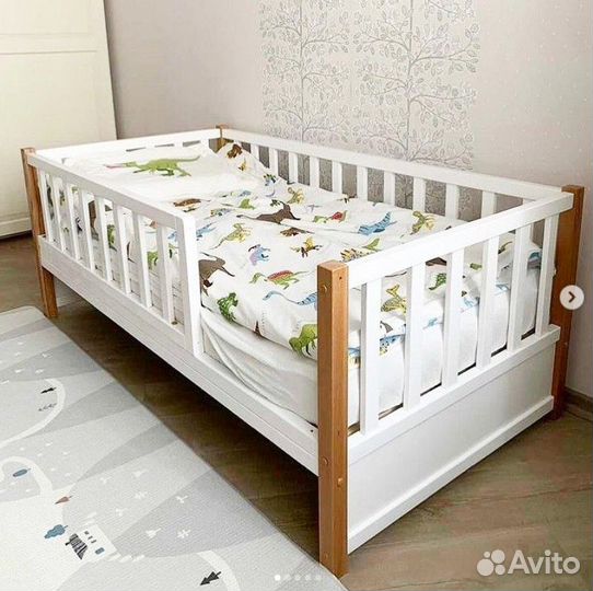 Детская кровать из бука. В наличии