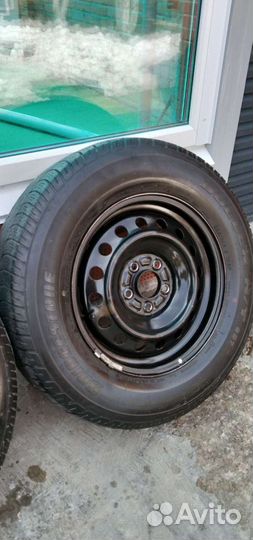 Bridgestone Dueler H/T 687 225/70 R16