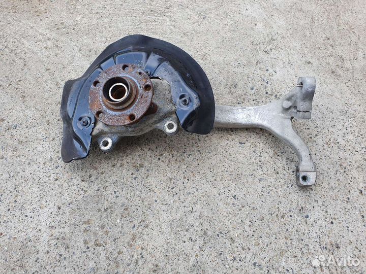 Кулак передний левый для Audi A6 C6