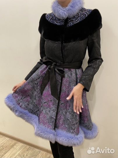Пальто зимнее бренда Снежное норка и песец