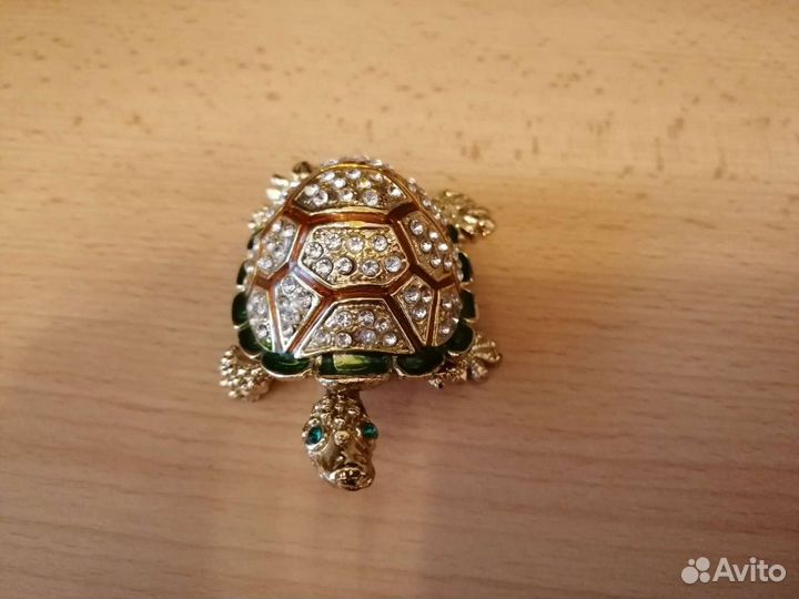 Светильник и фигурки