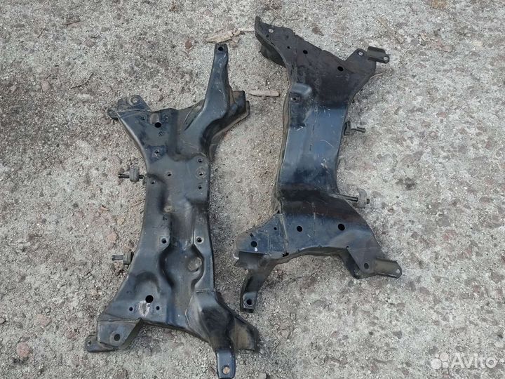 Подрамник Mitsubishi Lancer 9 Outlander 1