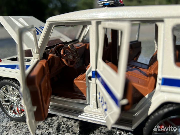 Детская металлическая машинка