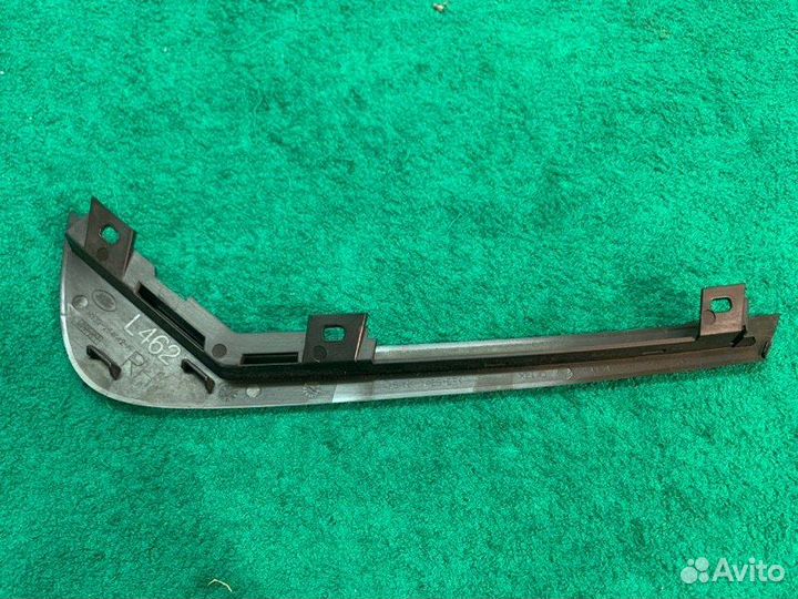 Накладка двери задняя левая Land Rover Discovery 5