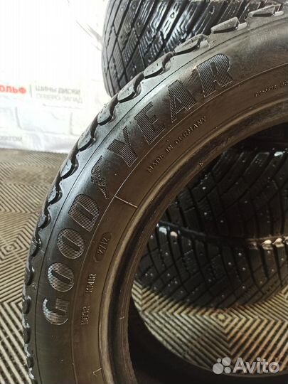 Goodyear Ultragrip Ice Arctic 215/55 R17 94T