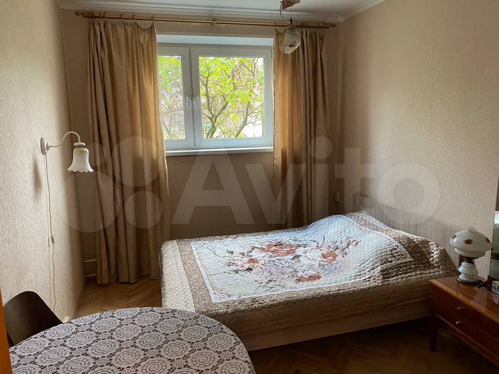 Комната 14 м² в 4-к., 1/12 эт.