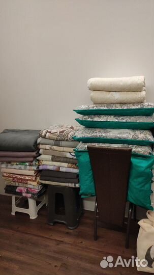 Подушки, одеяло, пледы, постельное бельё