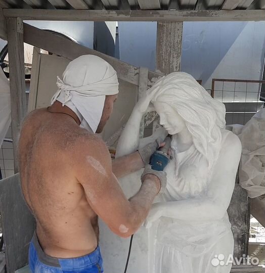 Эксклюзивные памятники на кладбище в Москве