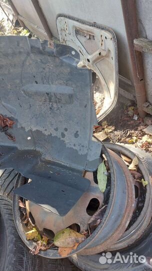 Подкрылок передний правый на форд фокус 2