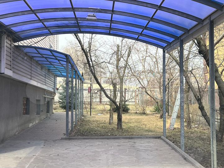 Коттедж 275 м² на участке 7 сот.