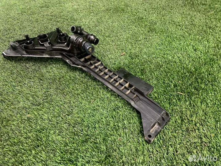 Кронштейн радиатора Bmw X3 E83 N52B25 2008