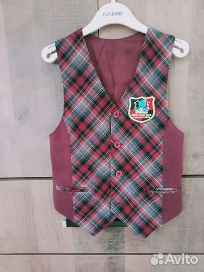 Жилетка 34 школа с эмблемой 128