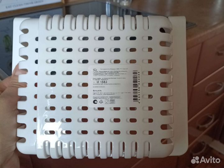 Полка навесная кухонная