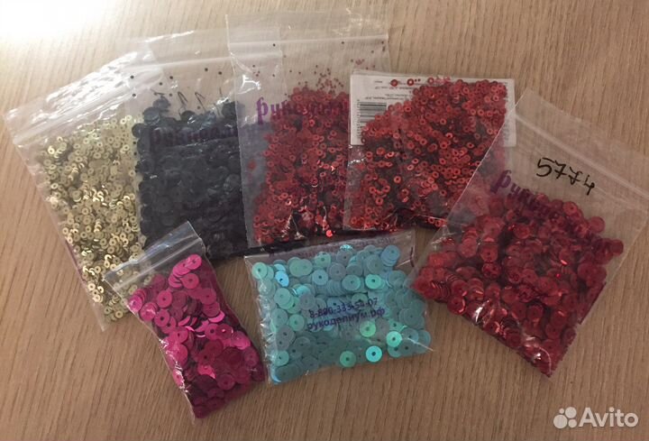 Пайетки, стразы