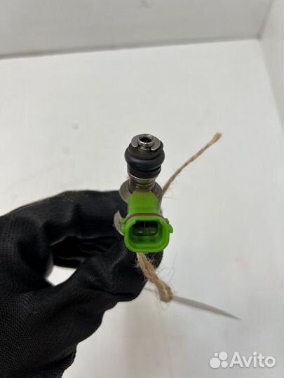 Форсунка топливная Toyota Noah AZR65G 1azfse 2002