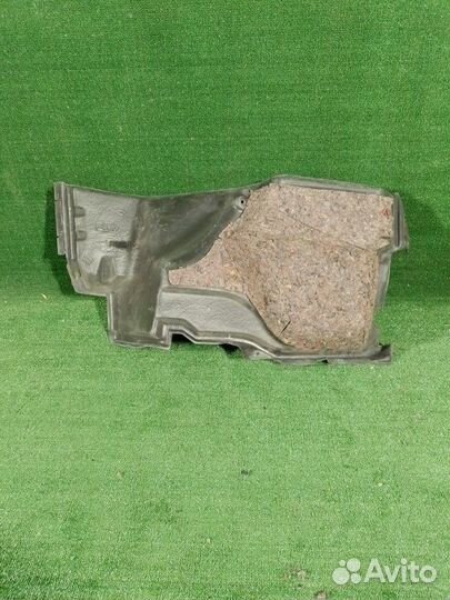 Обшивка багажника задняя правая Toyota Carina