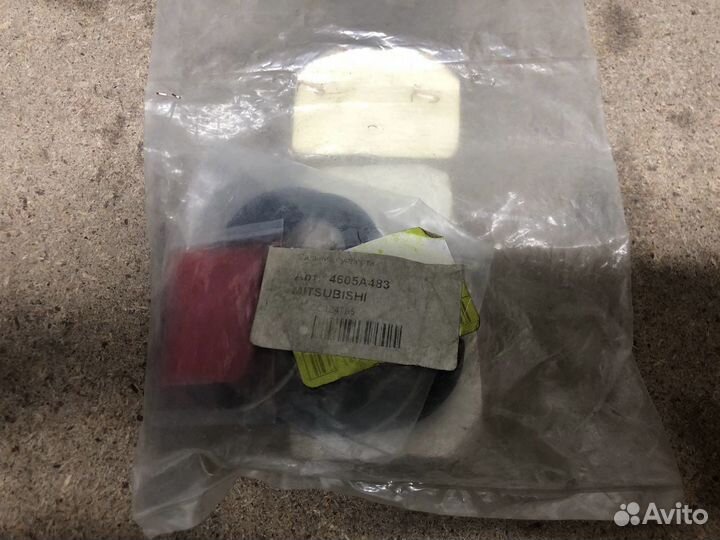 Ремкомплект переднего суппорта Mitsubishi Pajero