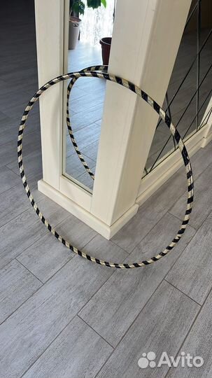 Булавы и обруч для художественной гимнастики