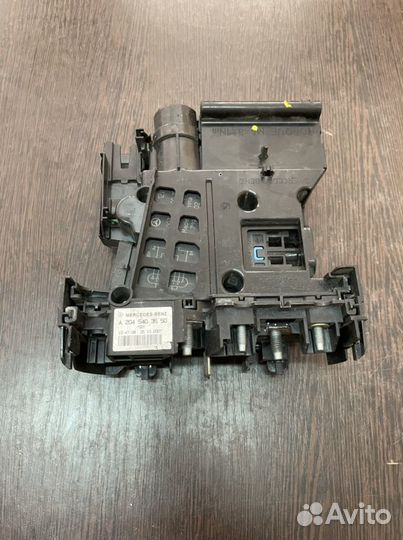 Блок предохранителей Mercedes W204 X204